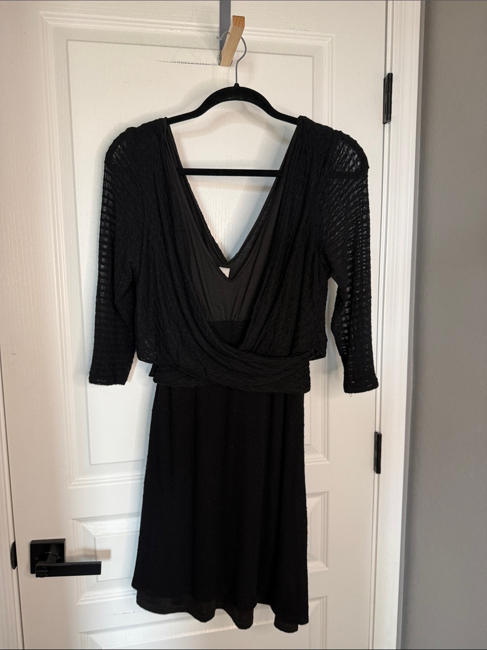Elegant Black V-Neck Long Sleeve Knit Dress